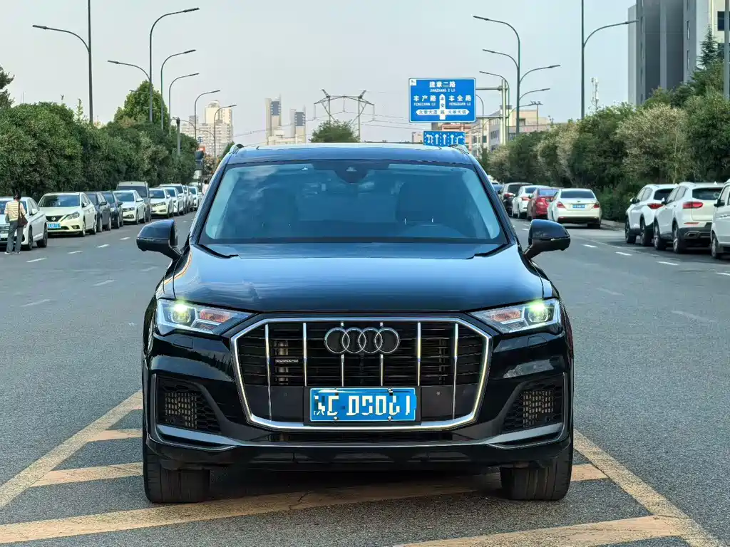 Audi Q7 — фото 2