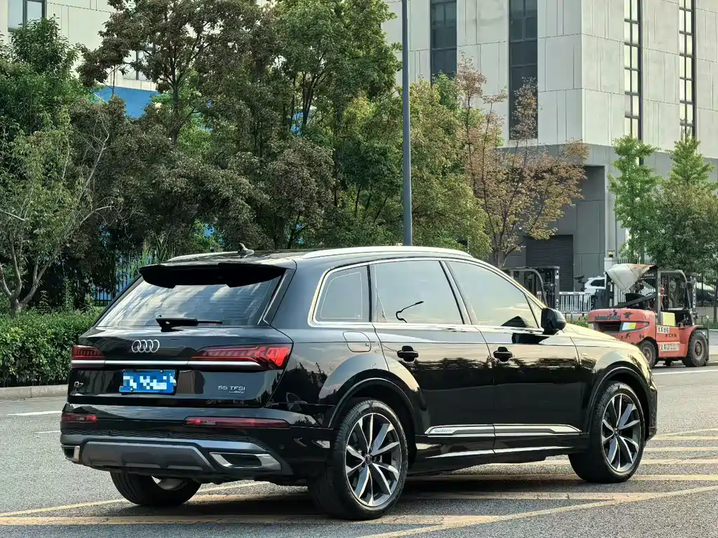 Audi Q7 — фото 9