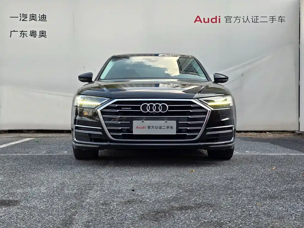Audi A8 — фото 2