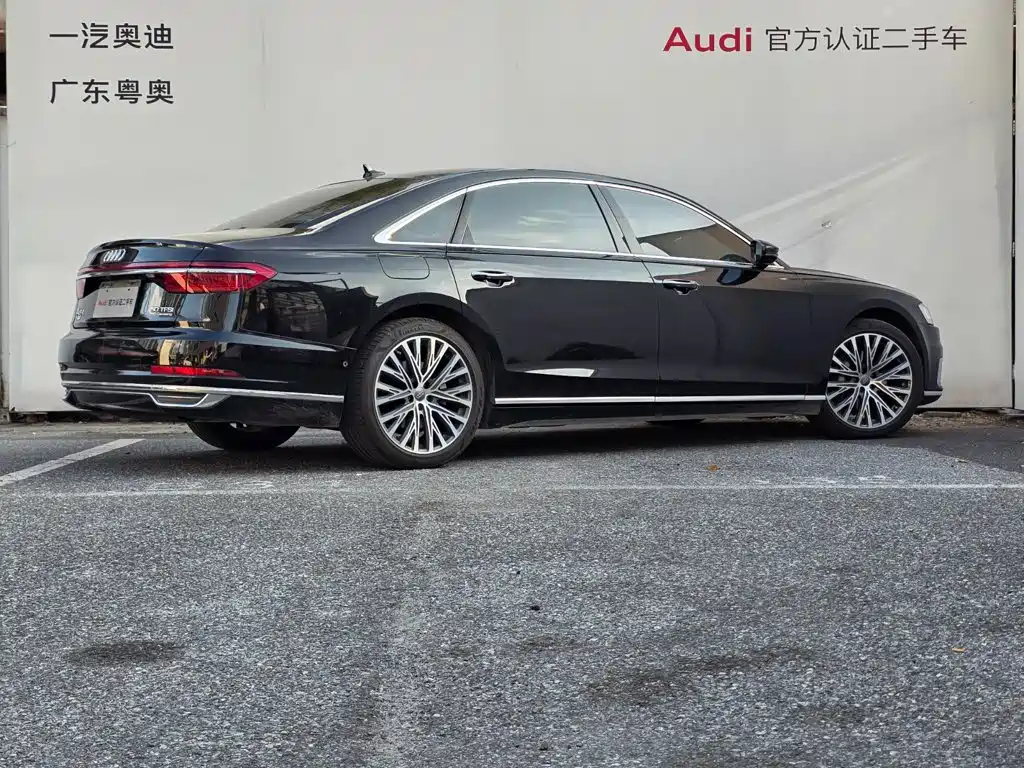 Audi A8 — фото 4