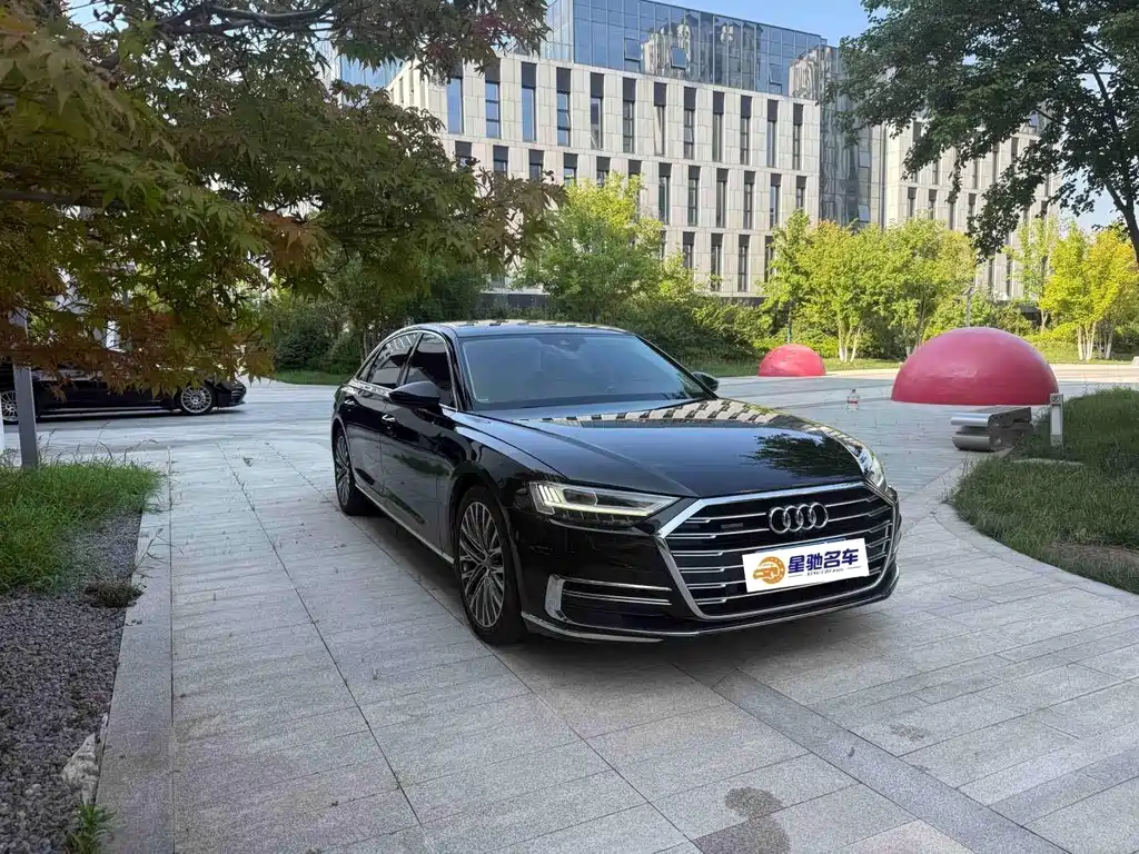 Audi A8 — фото 5