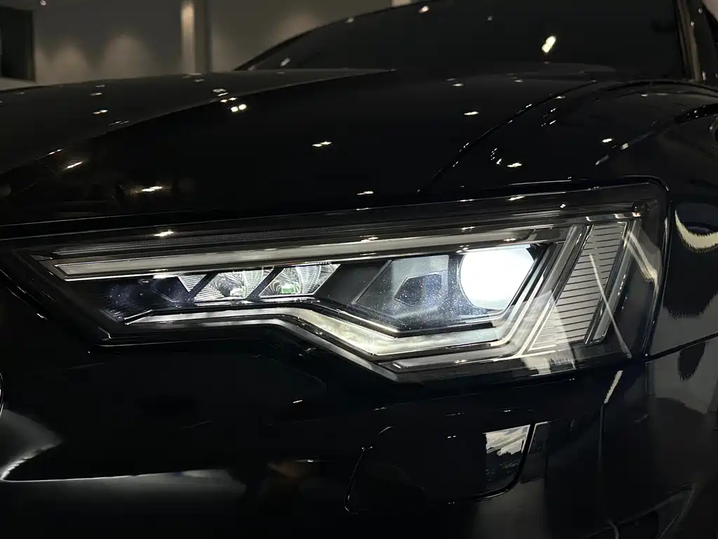 Audi A6L — фото 15