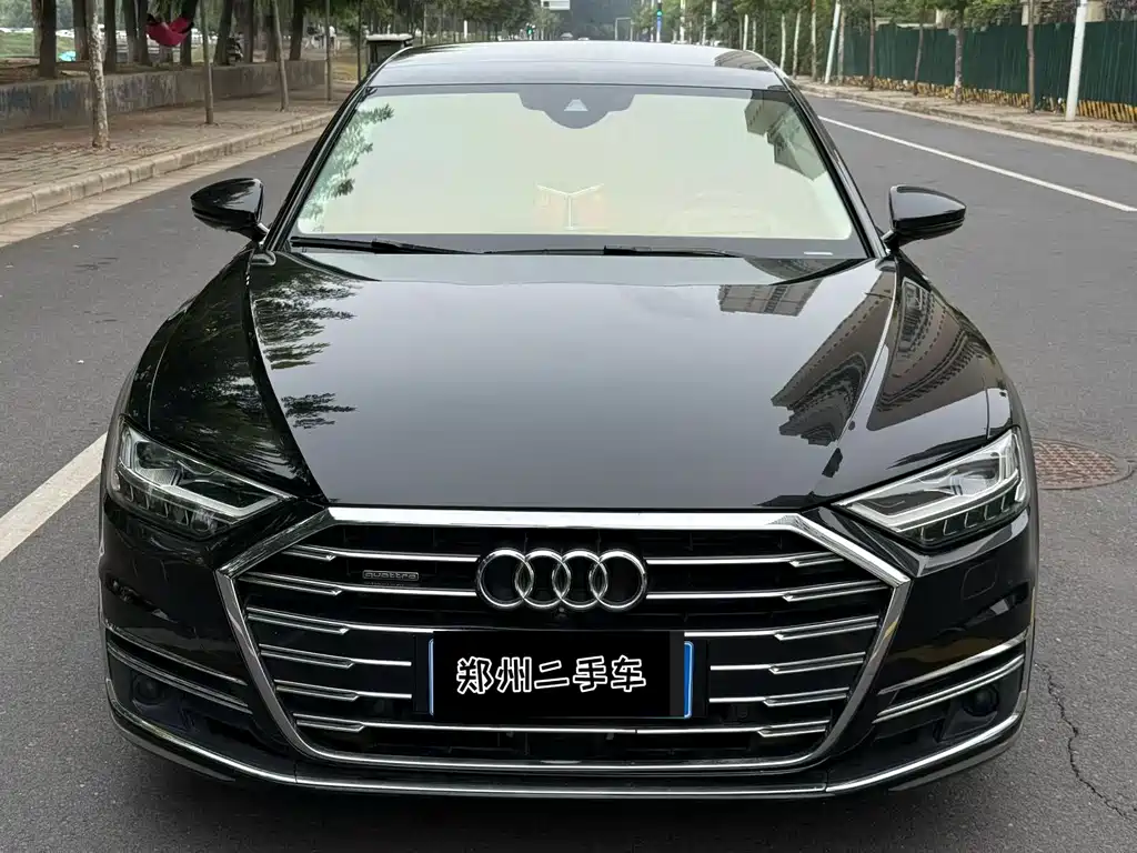 Audi A8 — фото 2