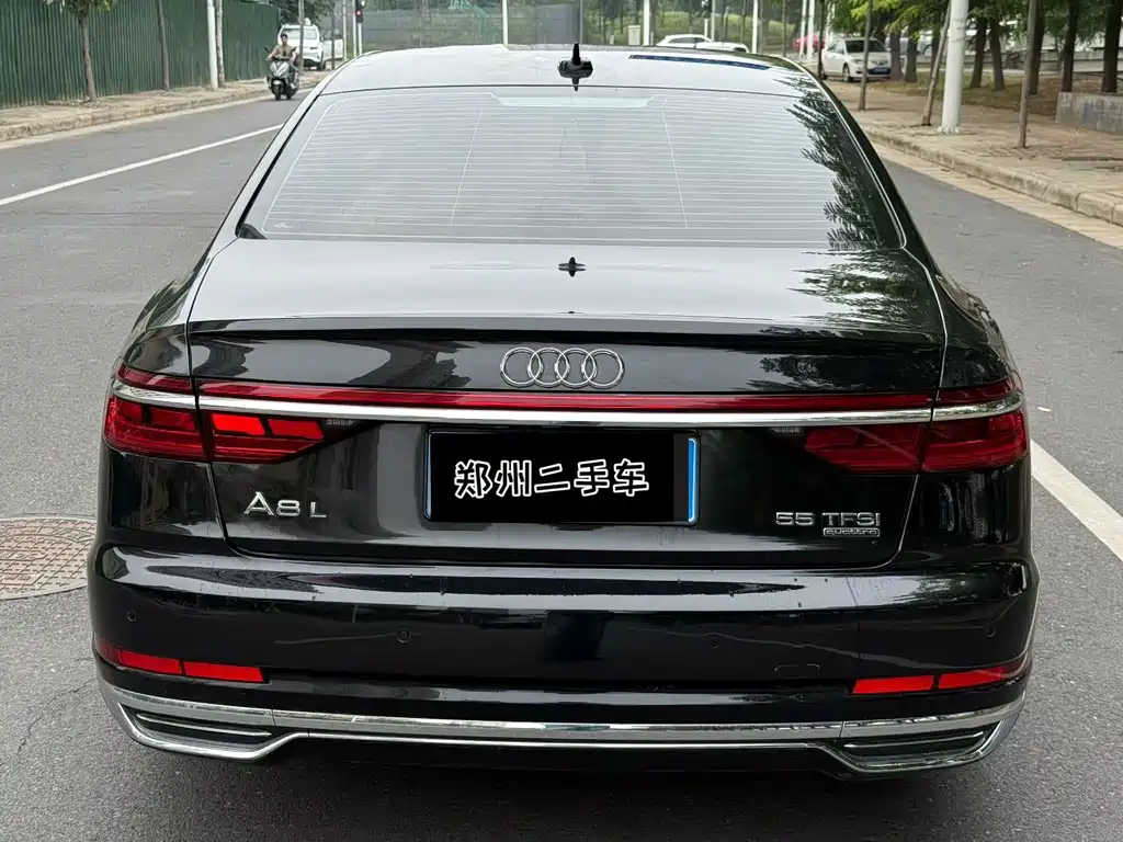 Audi A8 — фото 8