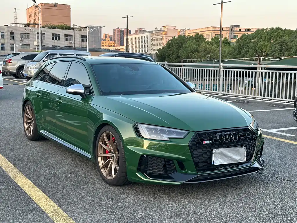 Audi RS 4 — фото 3