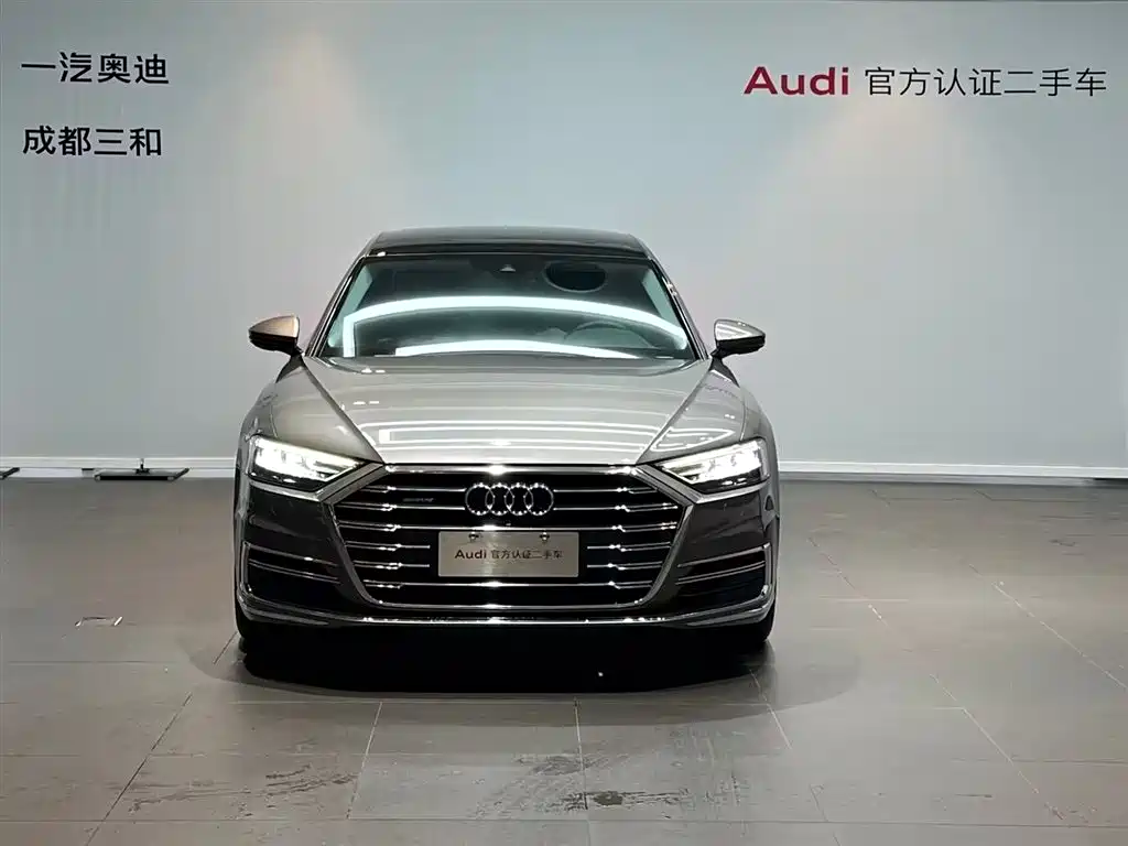 Audi A8 — фото 2