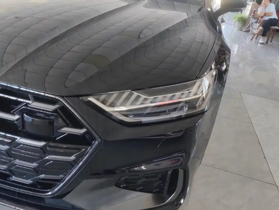 Audi A7L — фото 5