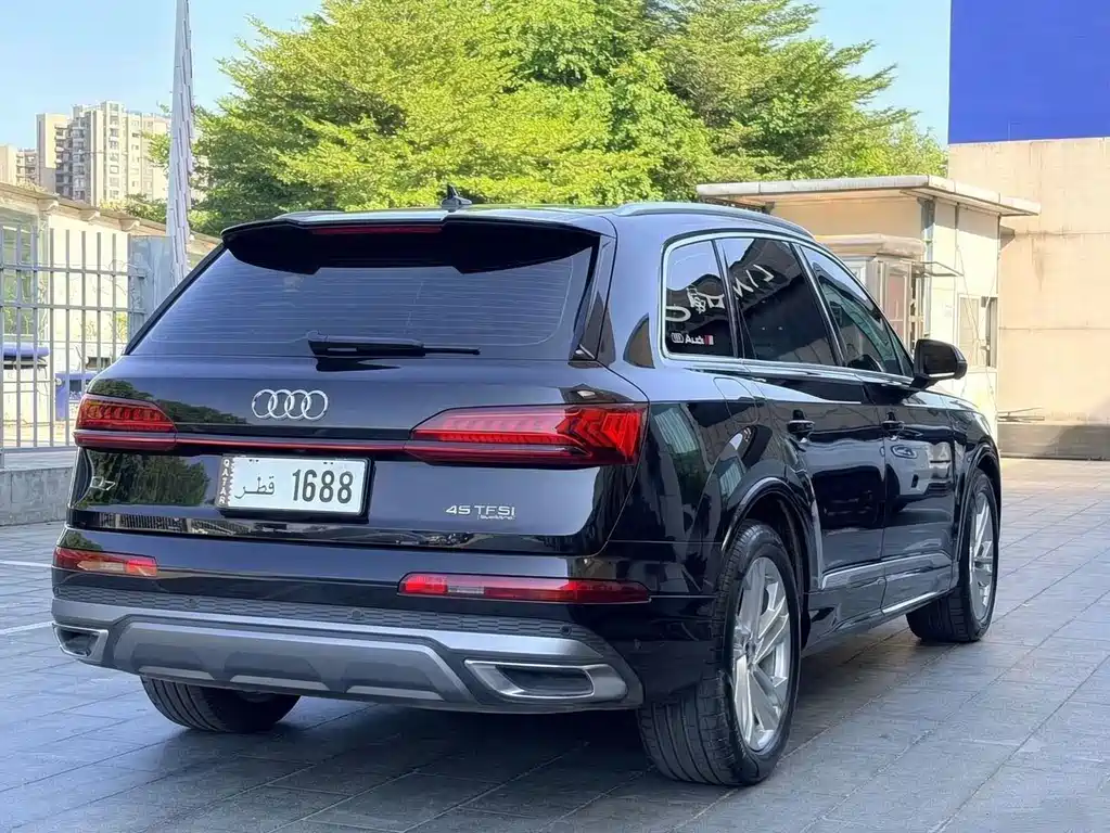 Audi Q7 — фото 3