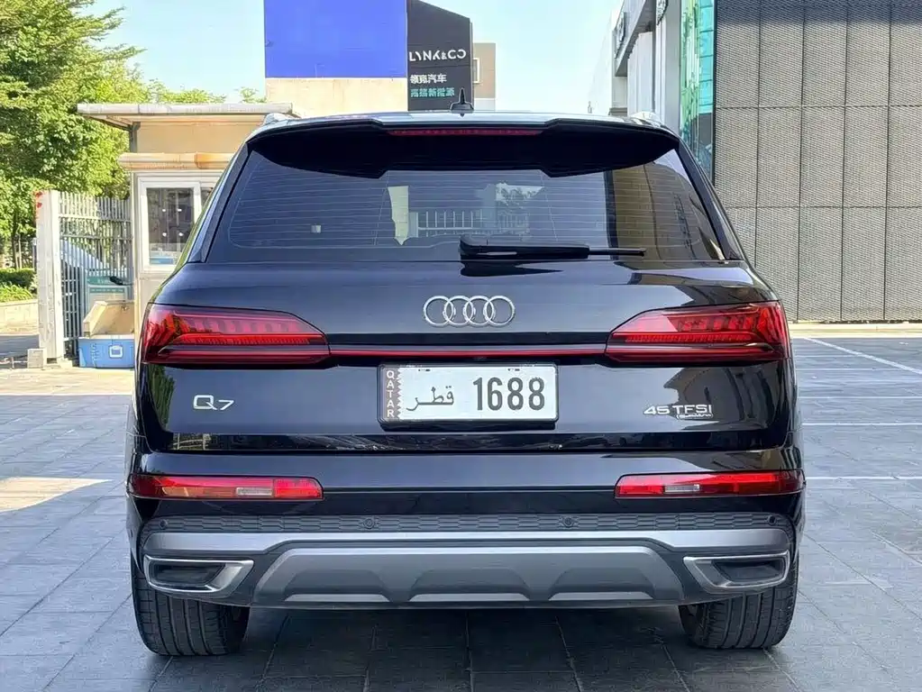 Audi Q7 — фото 5