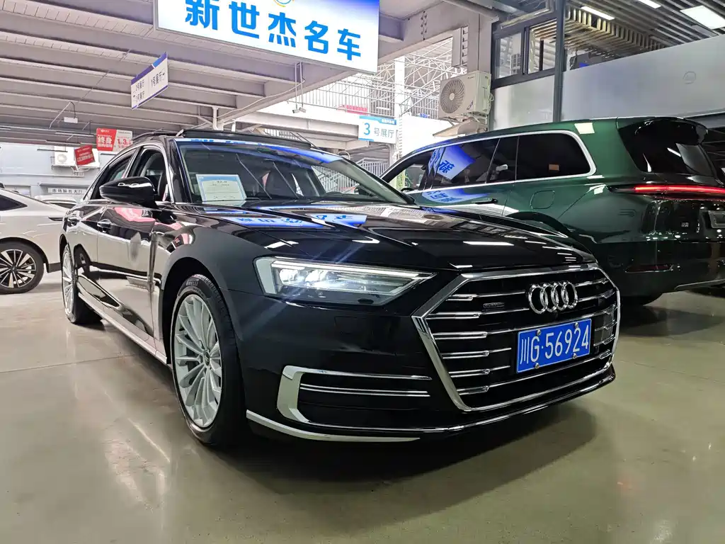 Audi A8 — фото 3