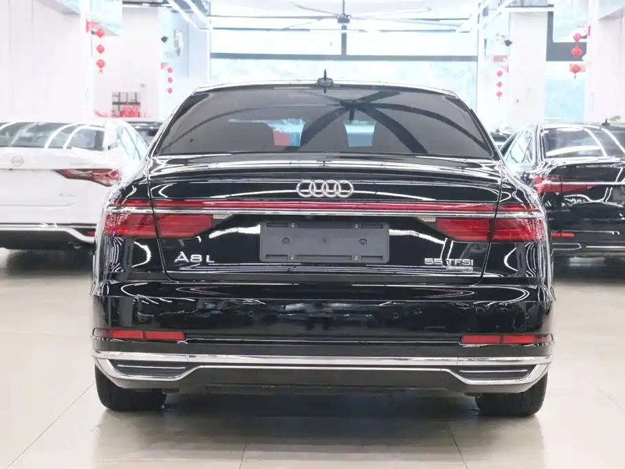 Audi A8 — фото 4