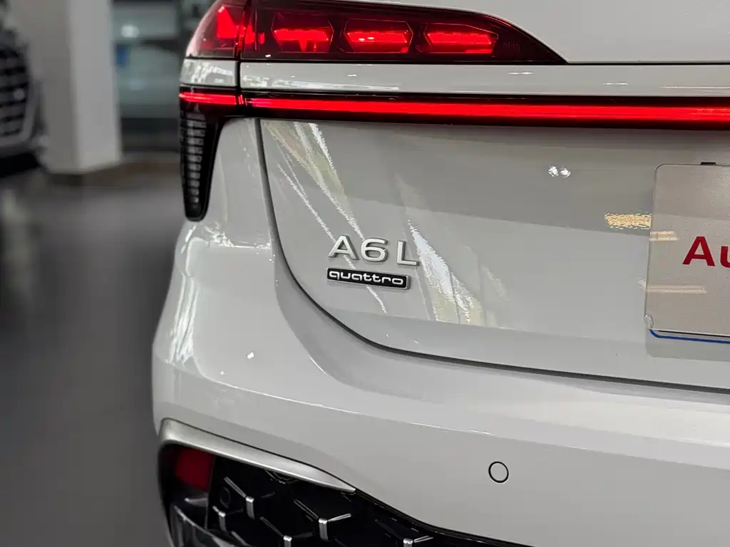 Audi A6L — фото 7