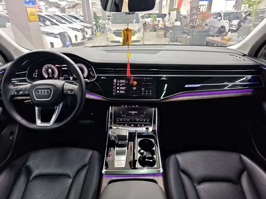 Audi Q7 — фото 4