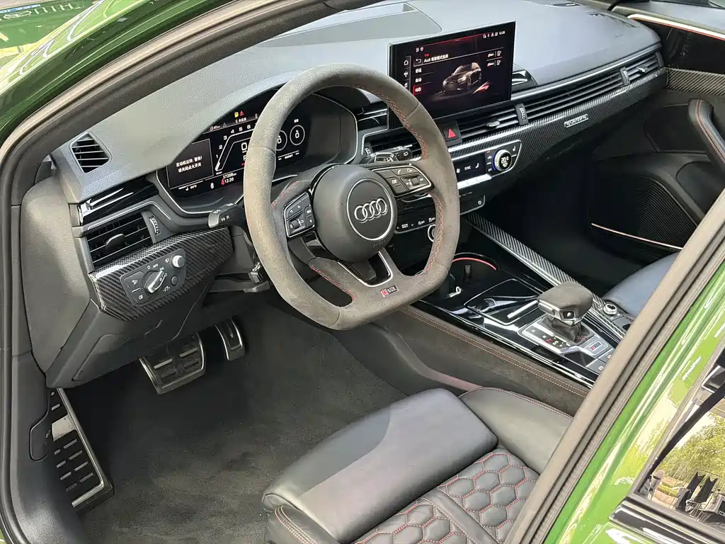 Audi RS 4 — фото 5