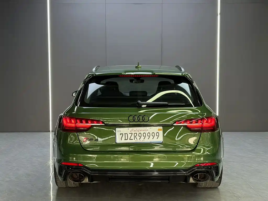 Audi RS 4 — фото 8