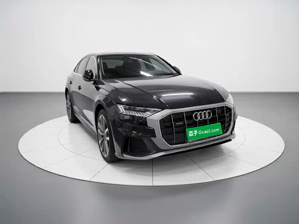 Audi Q8 — фото 3
