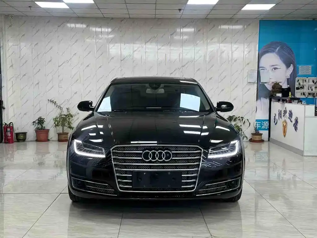 Audi A8 — фото 2