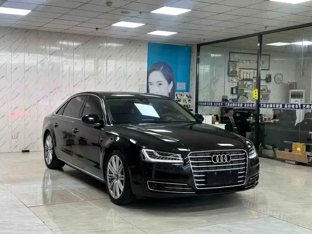 Audi A8 — фото 3