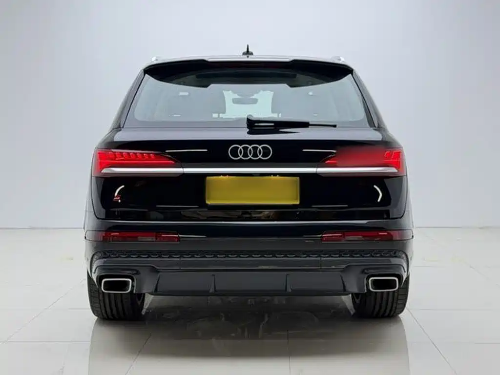 Audi Q7 — фото 9
