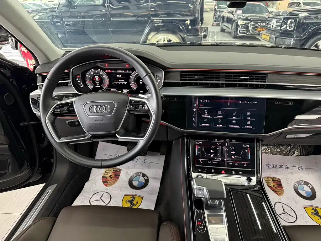 Audi A8 — фото 13