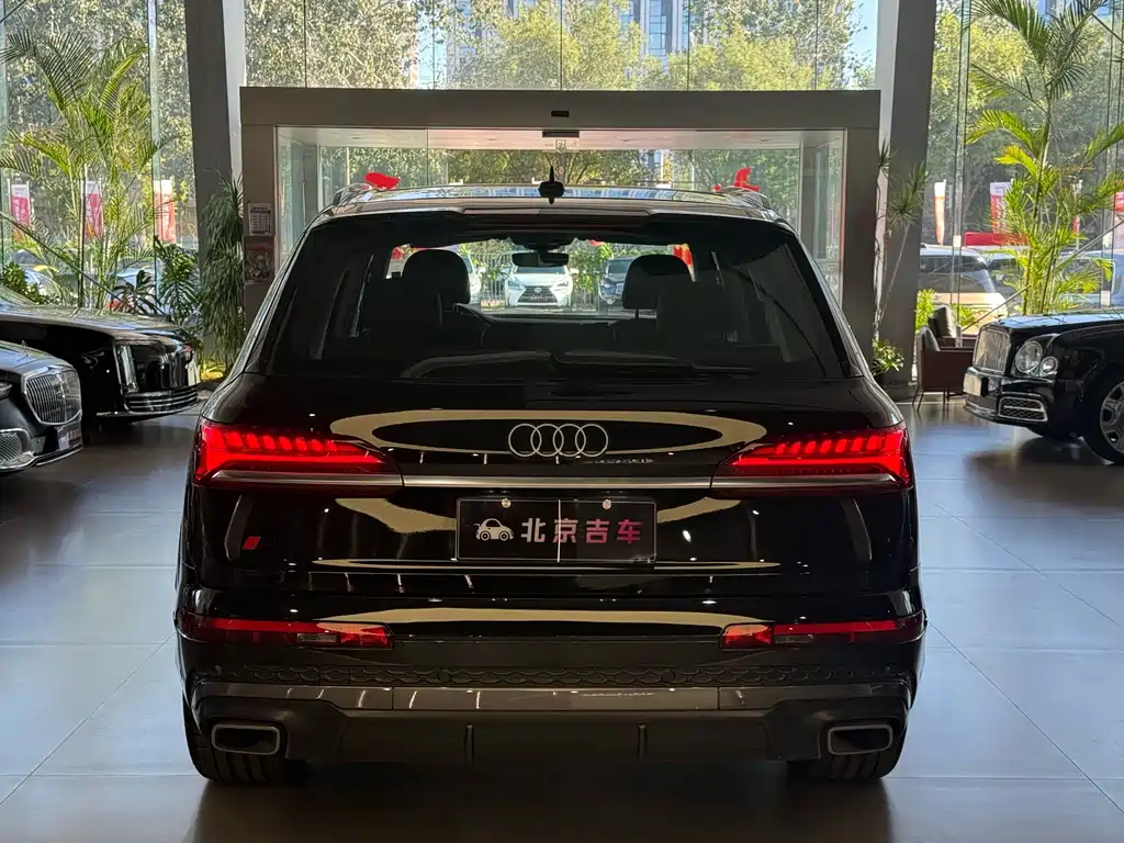 Audi Q7 — фото 4
