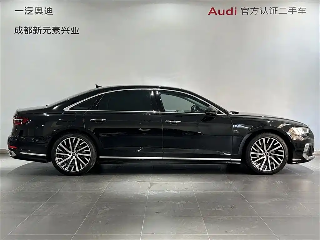 Audi A8 — фото 3
