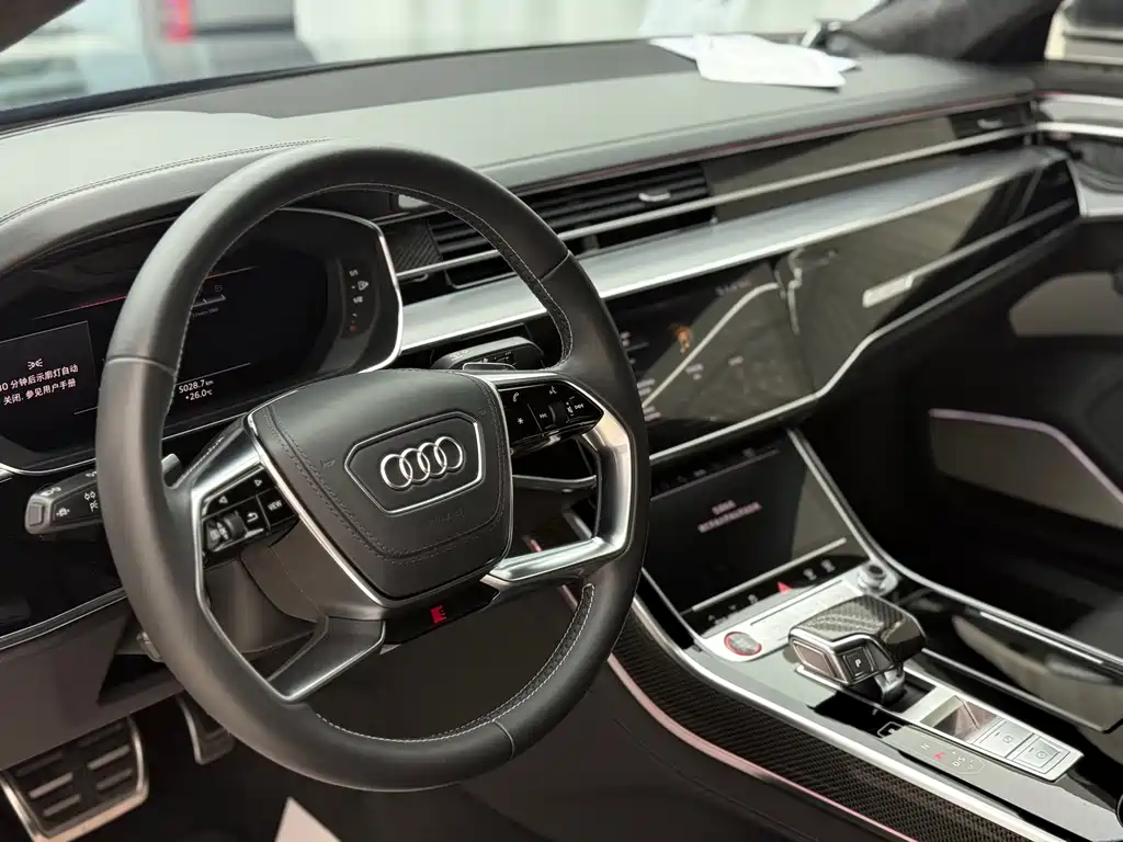 Audi S8 — фото 4