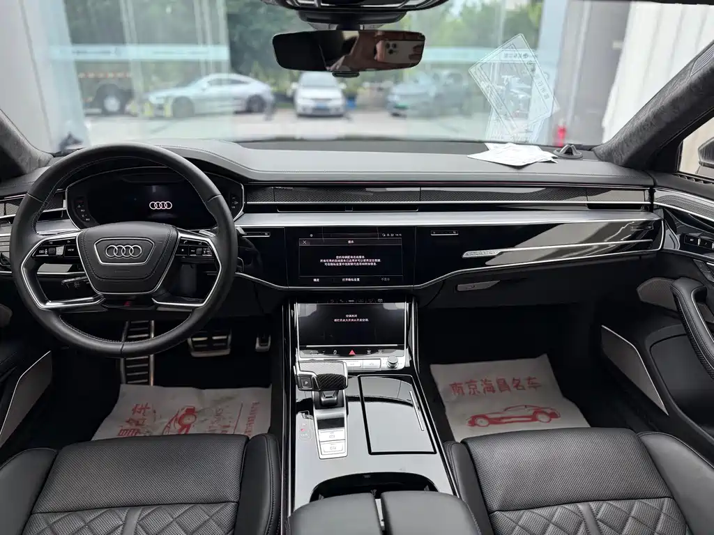 Audi S8 — фото 5