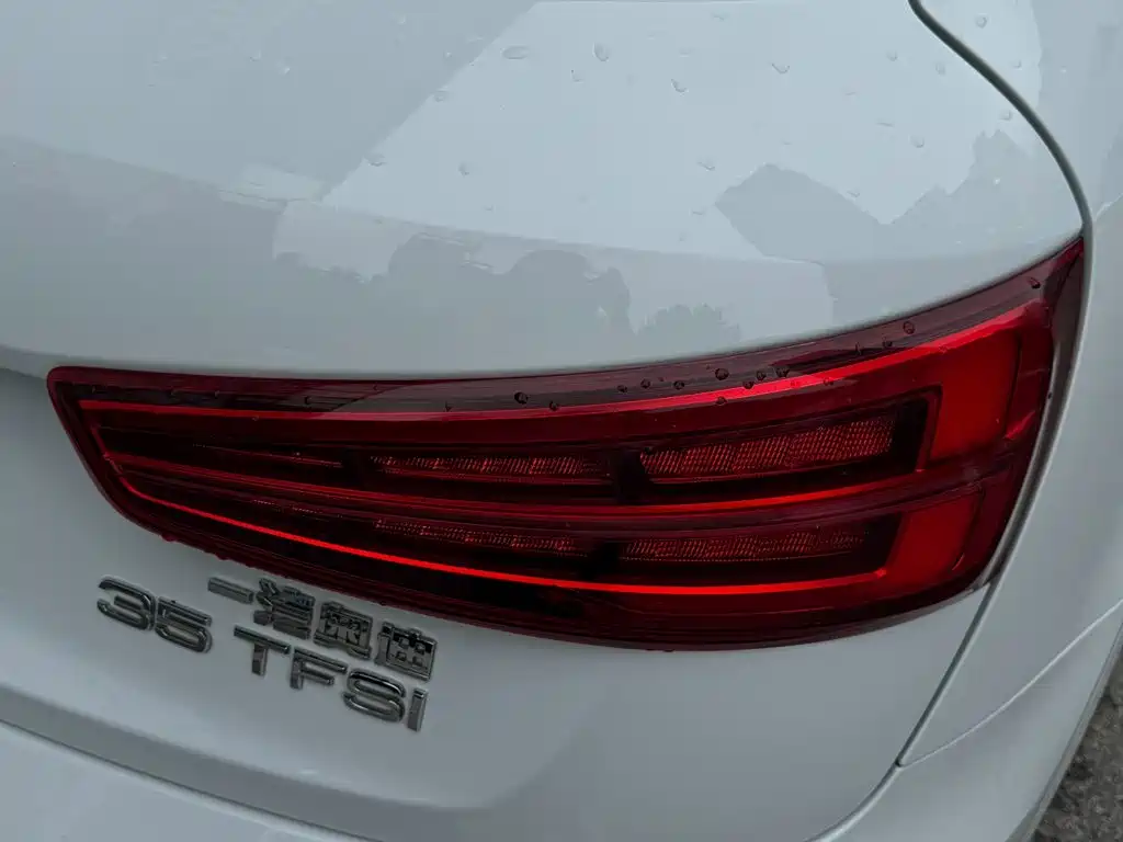 Audi Q3 — фото 7