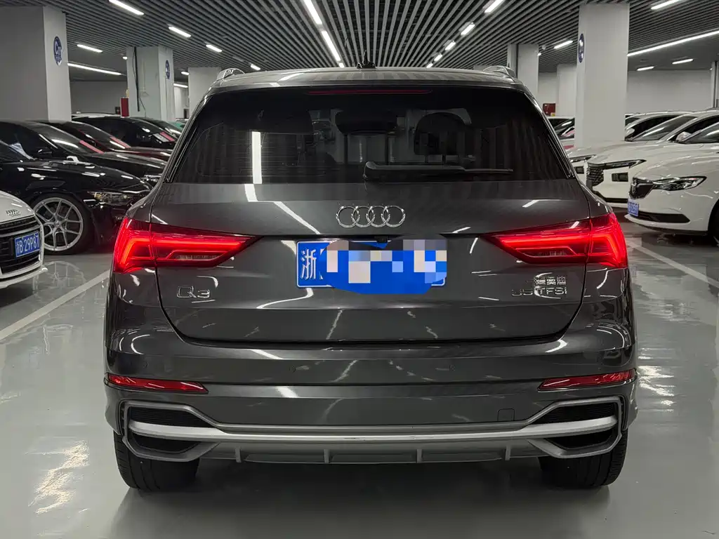 Audi Q3 — фото 17