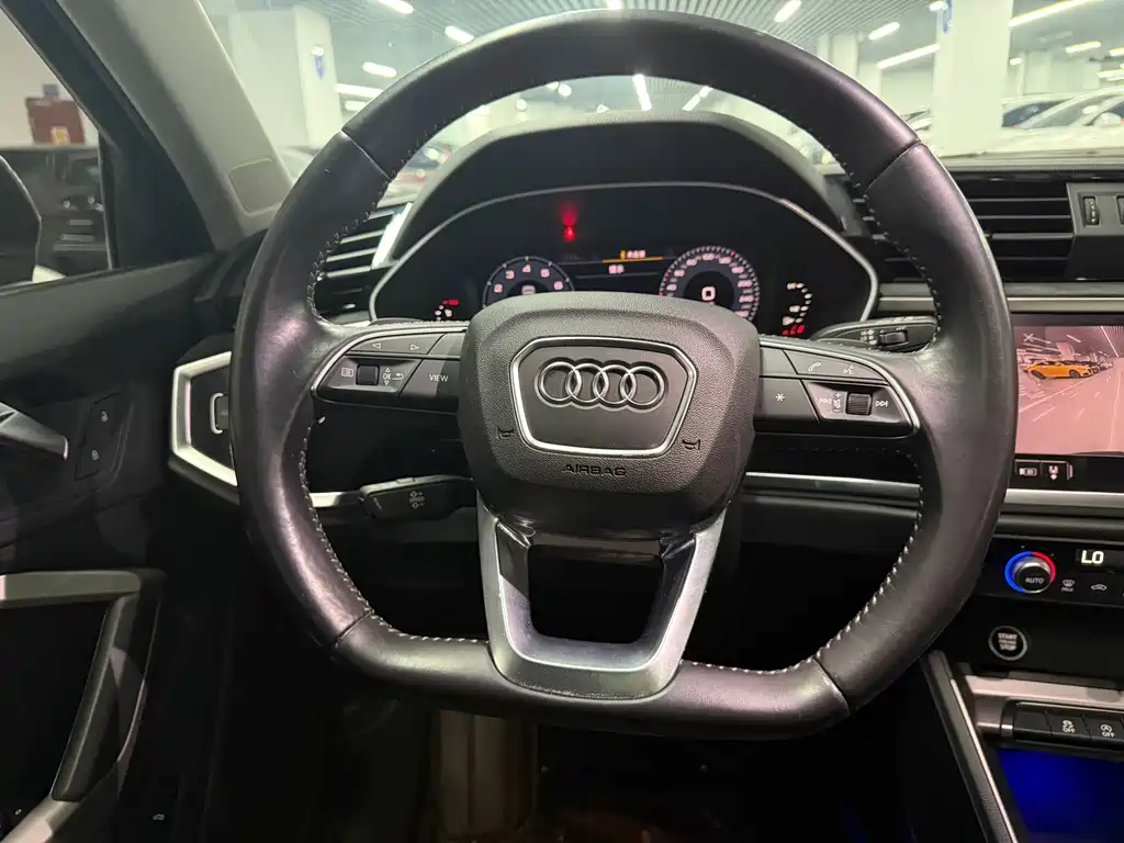 Audi Q3 — фото 5