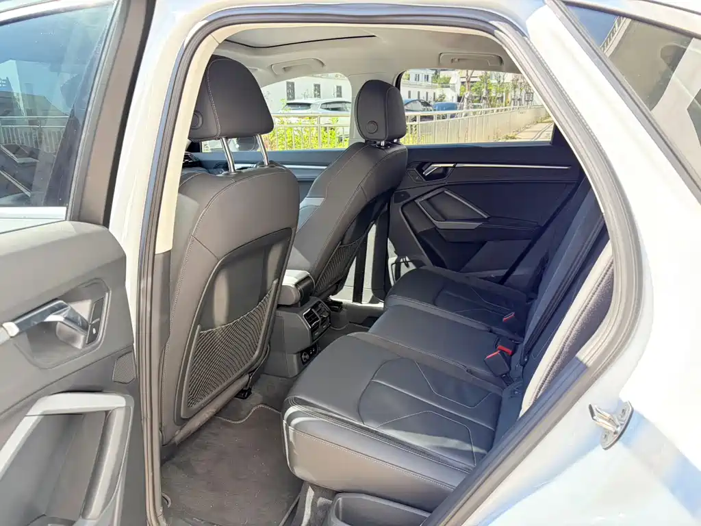 Audi Q3 Sportback — фото 8