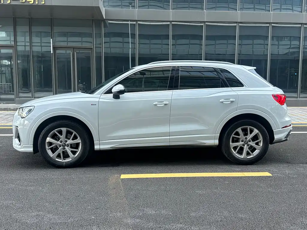 Audi Q3 — фото 3