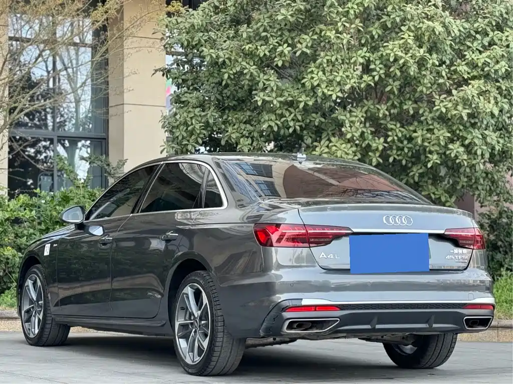 Audi A4L — фото 11