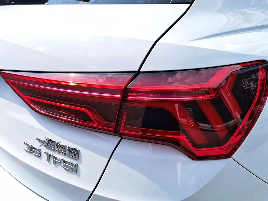 Audi Q3 — фото 23