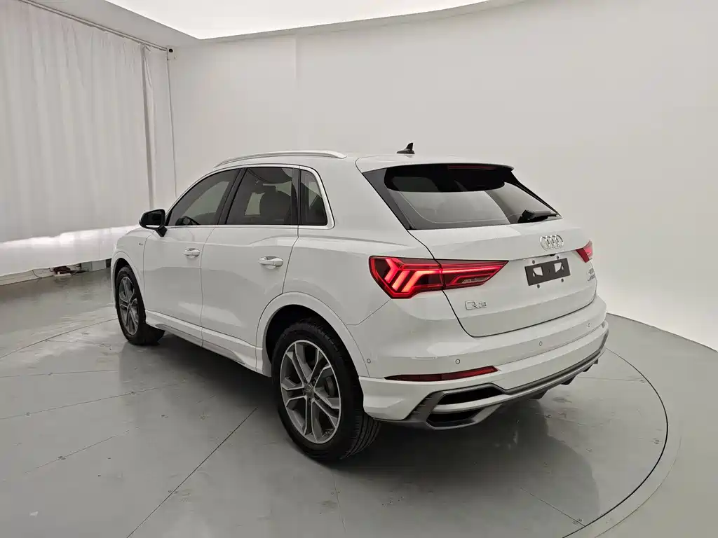 Audi Q3 — фото 6
