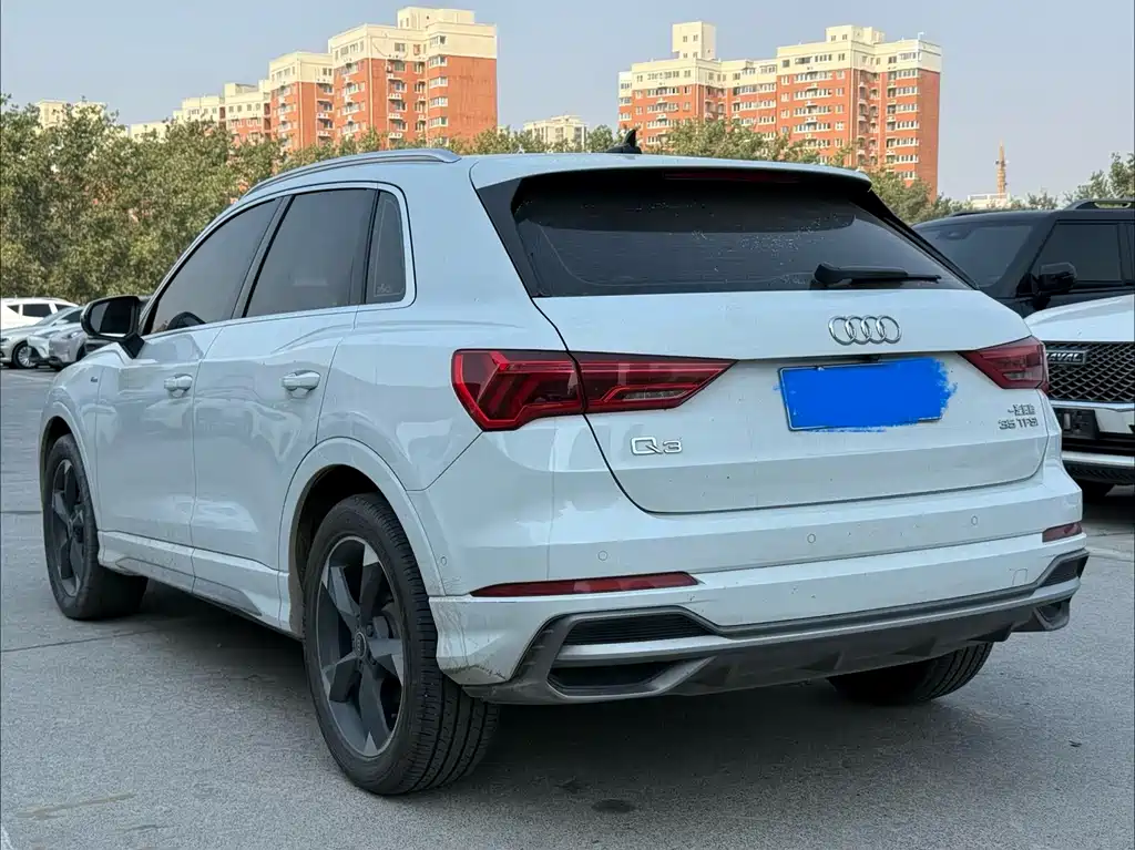 Audi Q3 — фото 11