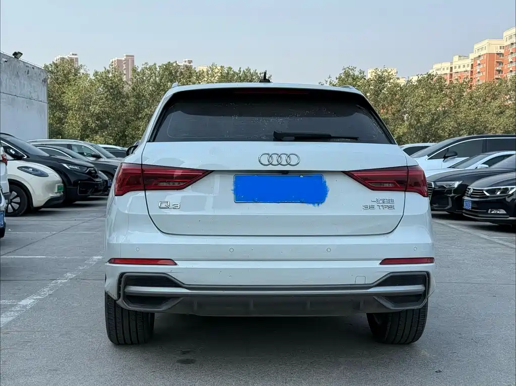 Audi Q3 — фото 10