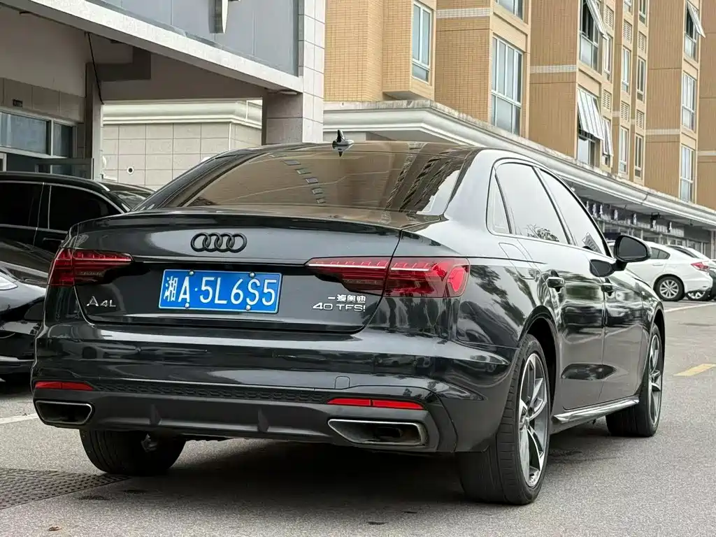 Audi A4L — фото 9