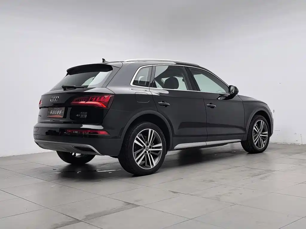 Audi Q5L — фото 2
