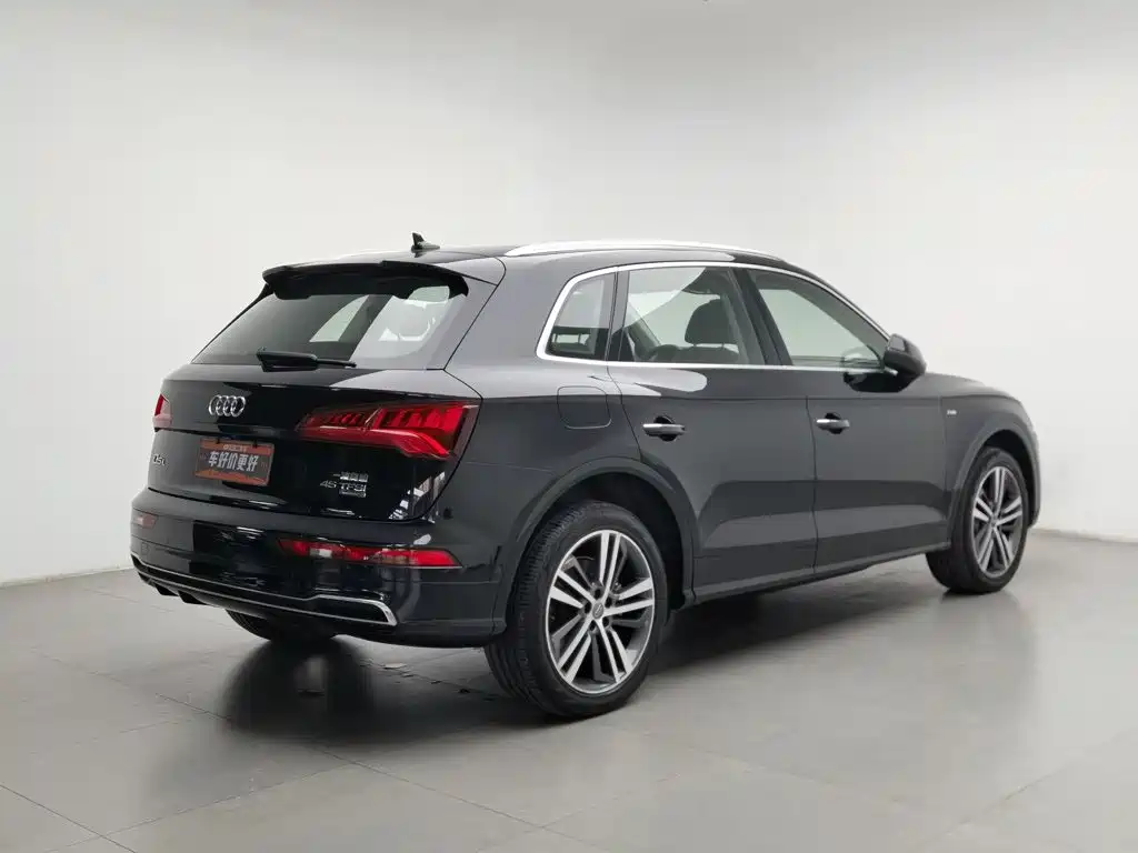 Audi Q5L — фото 2