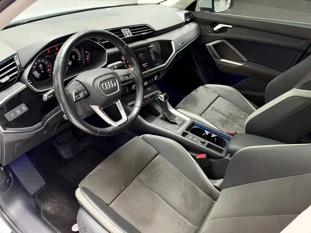 Audi Q3 — фото 11