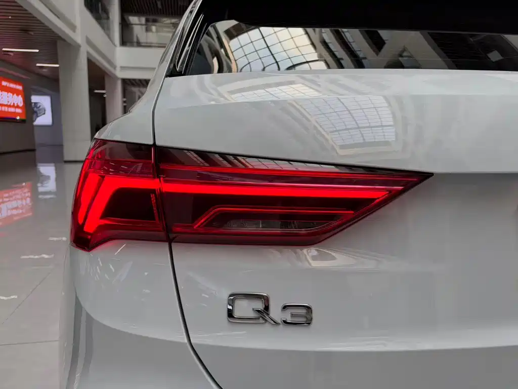 Audi Q3 — фото 23