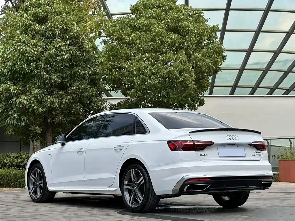 Audi A4L — фото 9