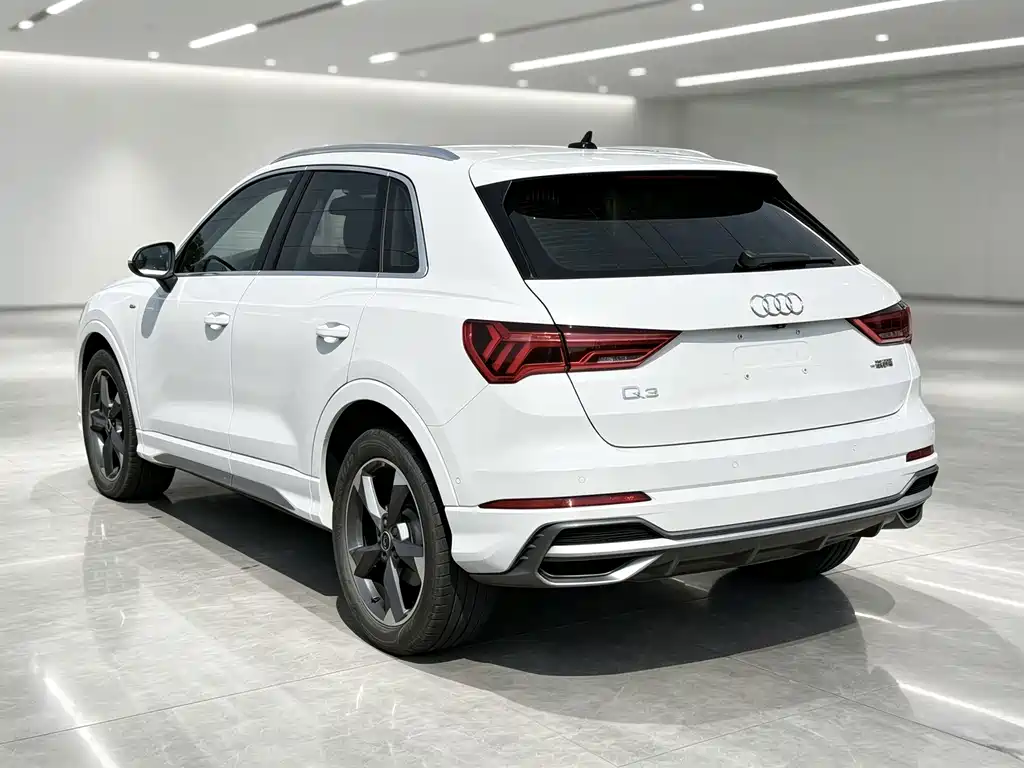 Audi Q3 — фото 6