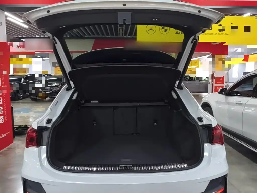 Audi Q3 Sportback — фото 19