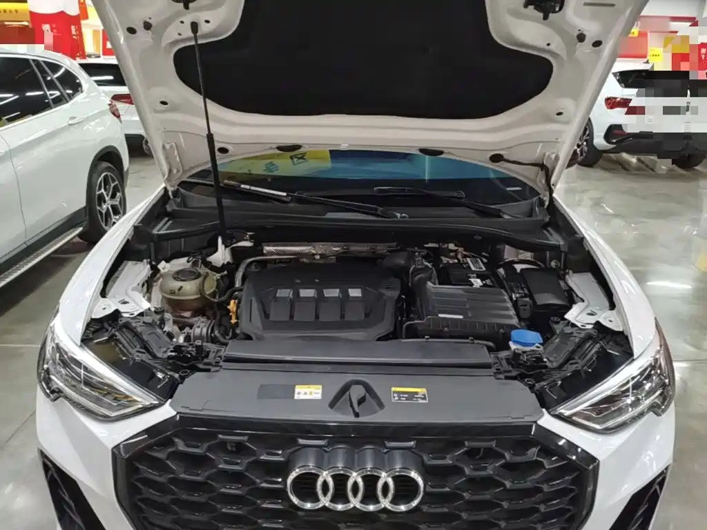 Audi Q3 Sportback — фото 20