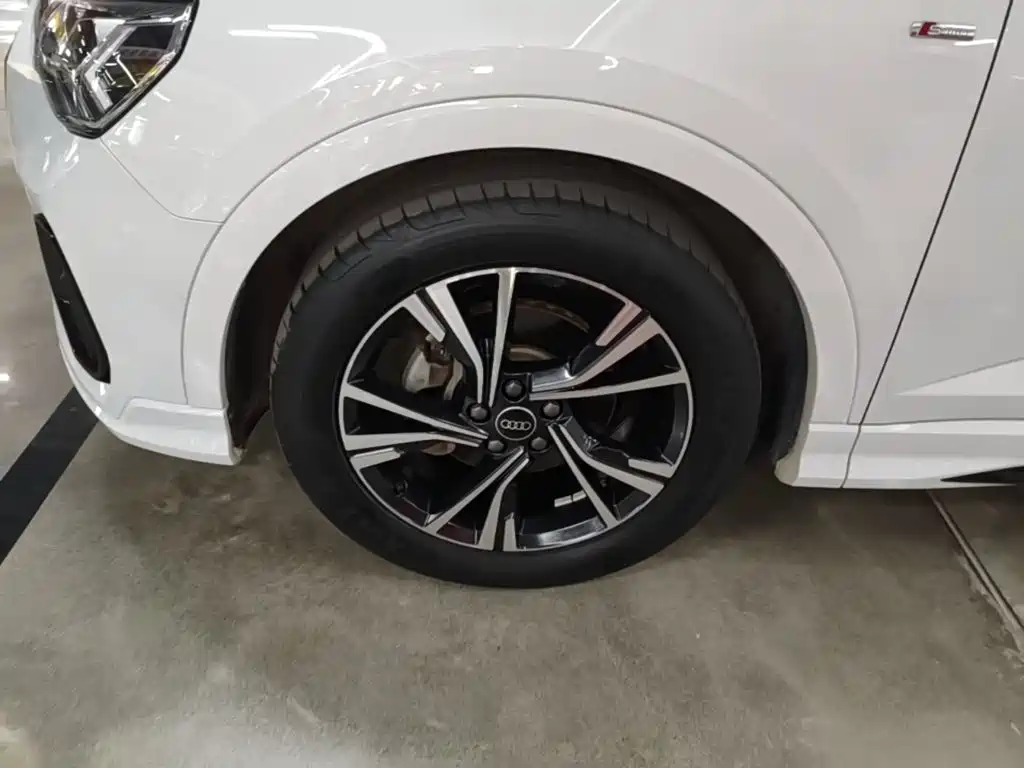 Audi Q3 Sportback — фото 23
