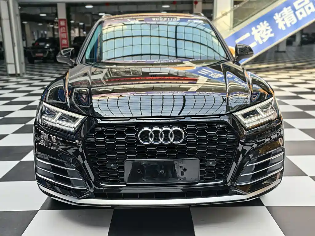 Audi Q5L — фото 2