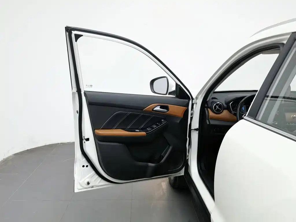 BAIC Senova X35 — фото 8